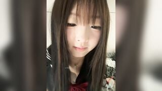 bé học sinh loli có gương mặc cực xinh