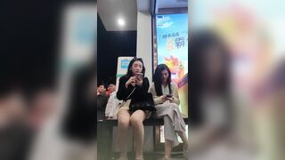 quay lén dưới váy các em xinh tươi - phần 5