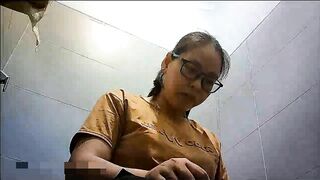 Quay lén WC nữ 12