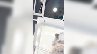 seri quay lén dưới váy mấy em gái xinh - phần 3