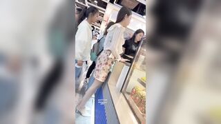 seri quay lén dưới váy mấy em gái xinh - phần 3