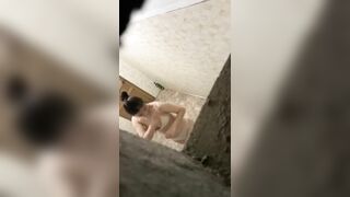 quay lén em gái nhà bên tắm