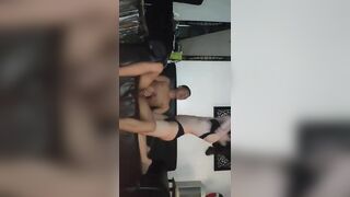 Em đồng nghiệp bú cu cưỡi cặc dâm đãng kích thích