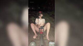 Em gái Việt dáng ngon public ở công viên làm cho anh em nứng nhất