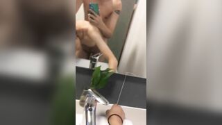 Địt con em mình dây hàng ngon trước gương dâm đãng bắn tinh vào mồm dâm đãng