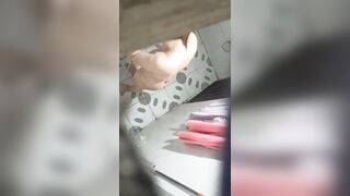 quay lén em gái tắm đêm dâm