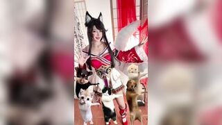 Em gái cosplay Umeko J cosplay Ahri - League of Legends