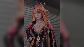 Em gái cosplay Umeko J cosplay Mavuika - Genshin Impact