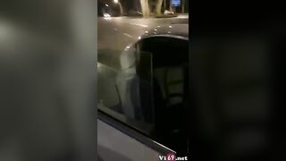Thấy em lủi thủi kêu chở 1 đoạn rồi dừng vạch áo địt lồn em ở ngay làn dừng khẩn cấp
