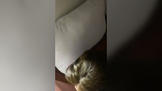 chị dâu đang ngủ thì bị em chồng ấn cu vào mồm