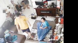 Ông nội đang chuẩn bị địt bà nội thì thằng cháu đức tôn đi vào