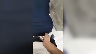 Lén sờ mông em lễ tân lên kiểm tra phòng gặp phải khách hàng biến thái