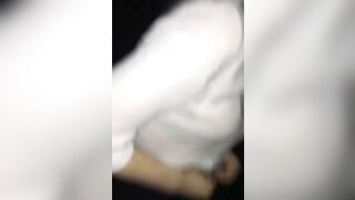 em văn phòng trốn chồng ra bãi đỗ xe địt với anh nhân viên