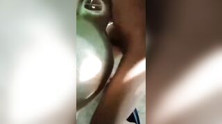 Thiếu niên và heo nái