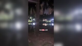 Dẫn bạn gái xinh đẹp ra công viên hóng gió rồi được em mút cu sướng tê người