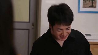 Anh thợ sửa ống hiếp dâm nữ chủ nhân