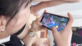 Clip Sex Từ đã anh ơi đợi em combat xong pha này rồi mình đụ