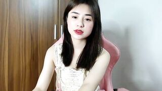 gái xinh yêu xa thủ dâm cho người yêu xem
