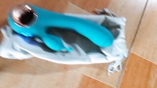 Thủ dâm cùng với sextoy