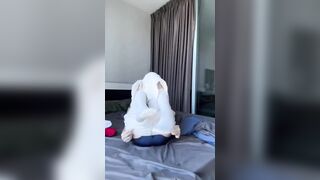 Gái xinh vú to lồn múp khoe hàng cho trai thủ dâm
