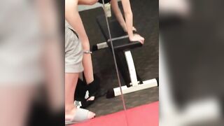 doggy cô dậy gym ở trong phòng tập cực nứng