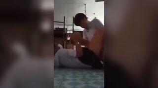 Clip sex học sinh - Hai em học sinh địt nhau trong lớp