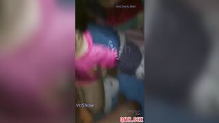 Em gái chết ngất vì quả buồi 9 viên bi như trái bắp ngô bảo em đừng rên vì bố mẹ ngủ