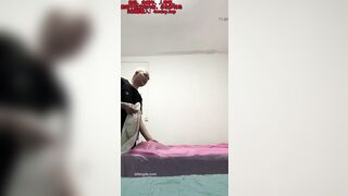 Gái trẻ gạ ông già masage địt nhau mà không được vú to mông bự