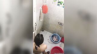 Em này ngửi quần lót để làm gì vậy mọi người