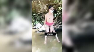 Đổi gió livetream đưa e ghệ dâm ra bờ suối bú cu chịch public vừa phê vừa run