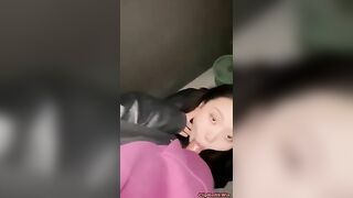 Lén lút cho em bú cu ở nhà wc