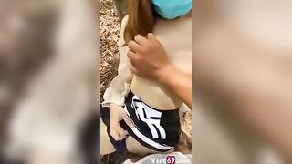 Đổi gió bóp vú móc bướm em gái giữa rừng vắn