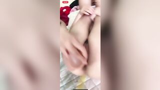 2 em gái livestream thủ dâm bằng sextoy