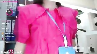 Em gái kế toán dùng sextoy thủ dâm trong văn phòng