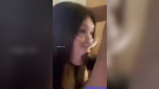 Gái dâm đeo kính bú cu điêu luyện