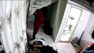 Quay lén các em gái thay đồ