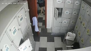 Quay lén phòng thay đồ 2