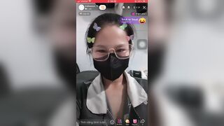Gái 2k7 thủ dâm