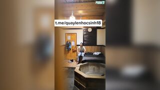 Đặt máy quay lén trong nhà tắm công cộng