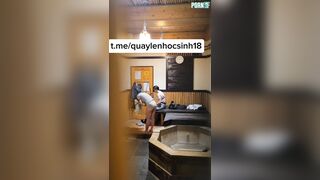 Đặt máy quay lén trong nhà tắm công cộng