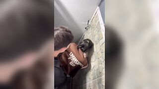 Lồn Thì Cho Đút Mà Đéo Cho Hôn Môi Là Sao