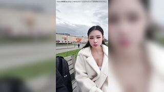Em gái địt nhau giữa đường như chỗ không người