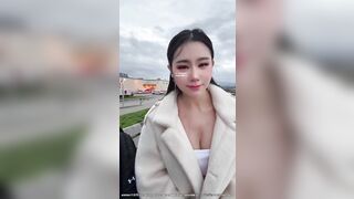 Em gái địt nhau giữa đường như chỗ không người