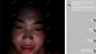 Chat sex với em gái vú siêu khủng