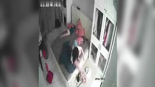 Xa chồng nhưng khi chị gái lên cơn nứng