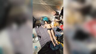 Em sinh viên vú bự thích ngủ nude mà quên đóng cửa phòng và cái kết