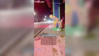 Cho em Mie ra đường phô dâm