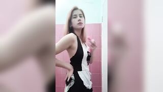 Em tóc hồng xăm trổ dáng nuột