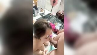 Chim to dài cởi quần ra là mắt em long lanh lao vào bú cu
