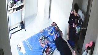 Mẹ đơn thân chiều anh Ny chụp hình lồn gửi cho ảnh xem bất ngờ thằng con đi vào